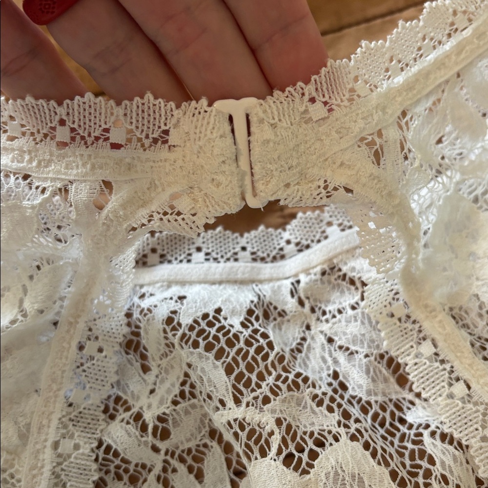 VS Lace Bralette NWOT - Picture 4 of 5